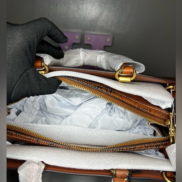 Coach X Peanuts Rogue Bag With Newspaper Print - Picture 11 of 16